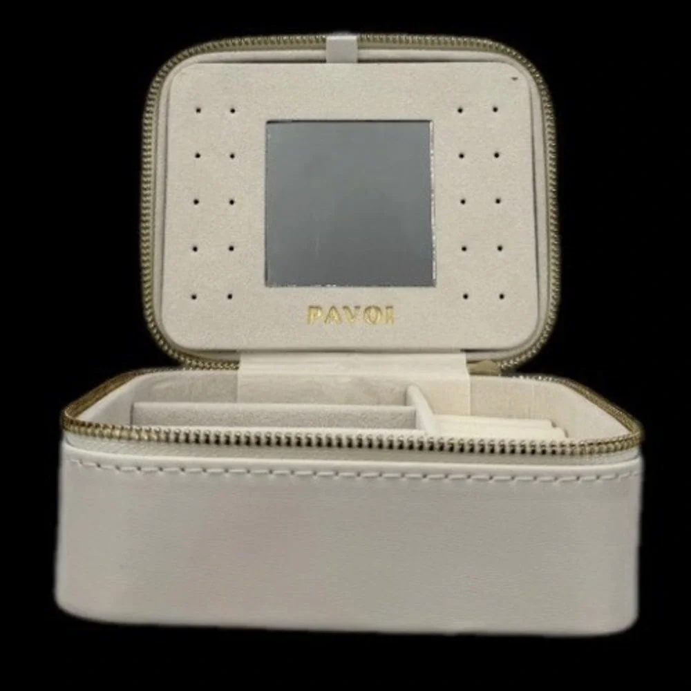 Pavoi brand style